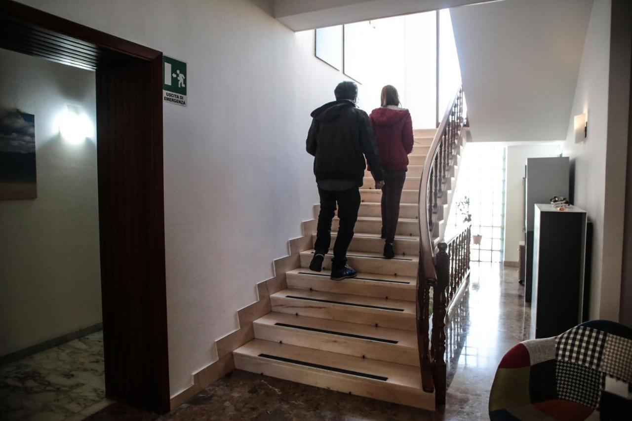 Hotel I Colori SantʼAntìoco Екстериор снимка