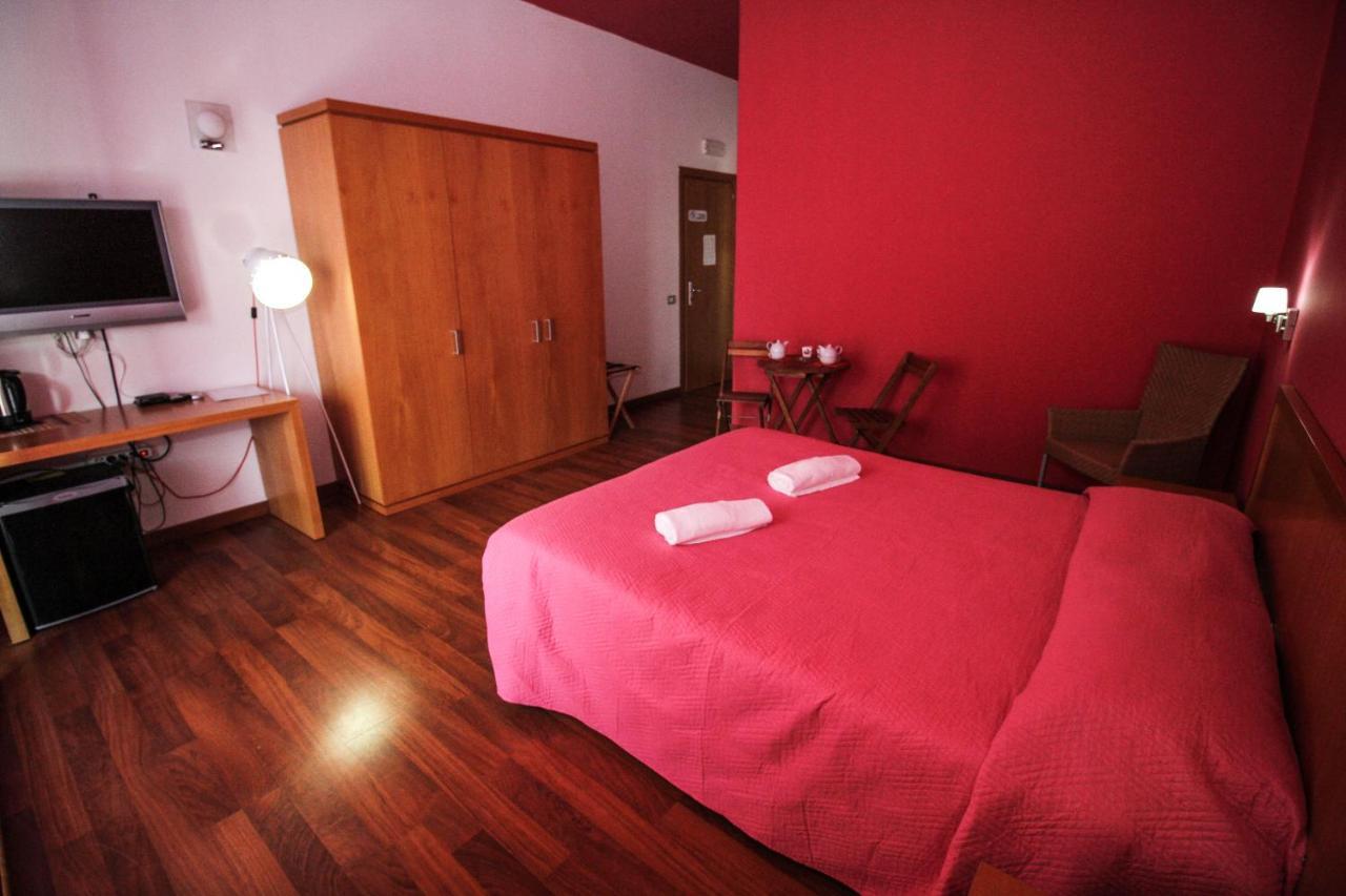 Hotel I Colori SantʼAntìoco Екстериор снимка