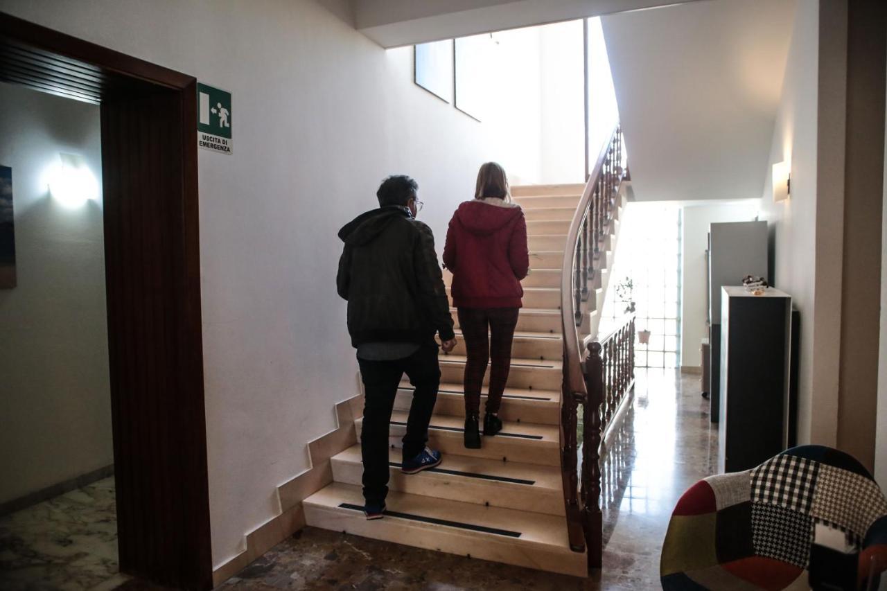 Hotel I Colori SantʼAntìoco Екстериор снимка